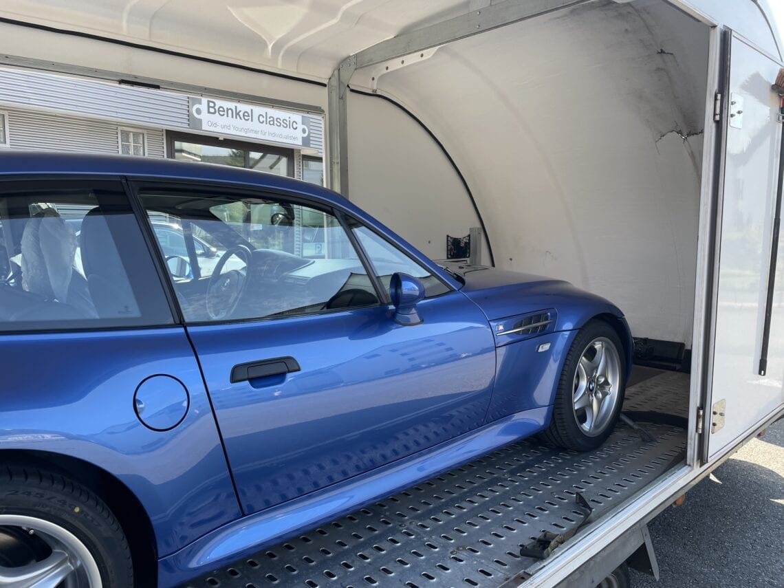 BMW Z3 3.0 M Coupè geht per Einzeltransport von Benkel Classic in Beverungen nach Belgien
